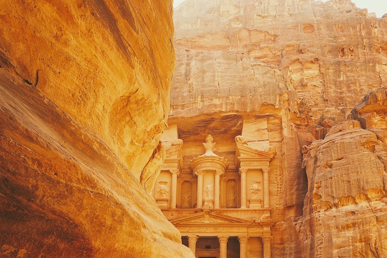 Ultimate Travel Guide to Petra, Jordan