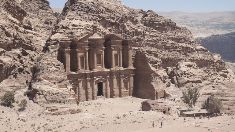 Petra – The Rose-Red City of Stone and Stars Petra – The Rose-Red City of Stone and Stars